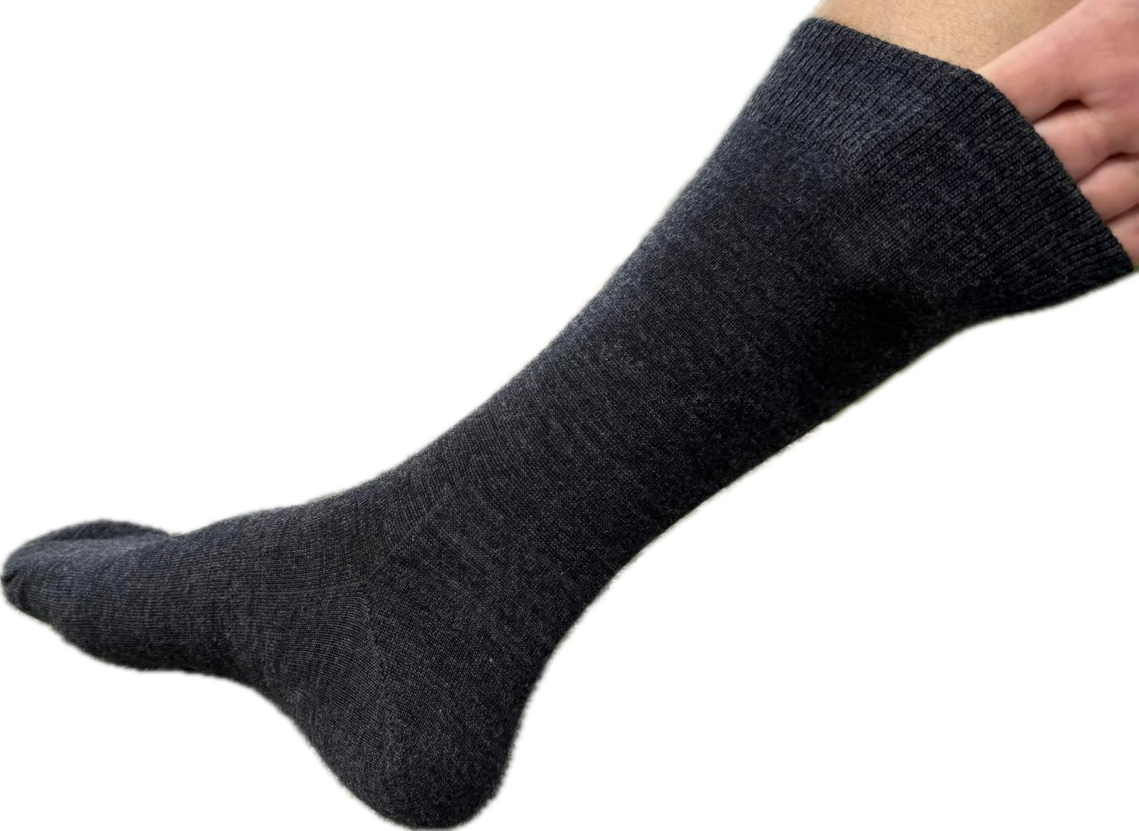 ULLMYS Herren Merino Wollsocken – 98% Naturfasern, davon 80% Merino Wolle für Komfort im Alltag & Business, aus Europa – Dunkelgrau, 3 Paar, Größe 39/42 - Image 2